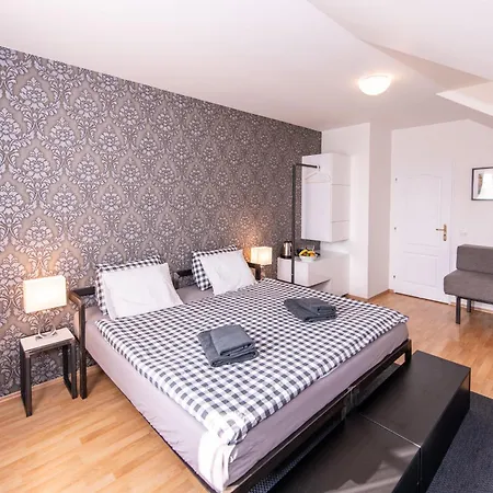 Stribrna Lhota 招待所 Mníšek pod Brdy