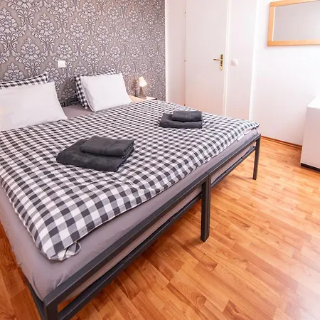 Stribrna Lhota 招待所 Mníšek pod Brdy