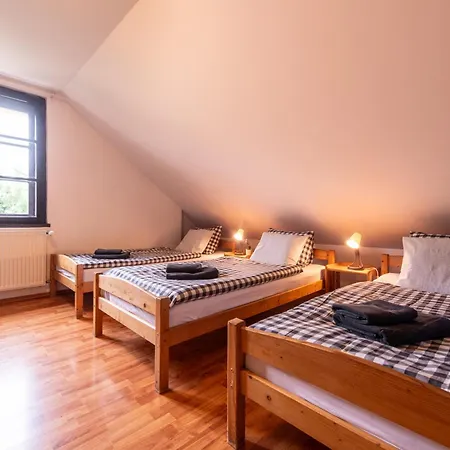 招待所 Stribrna Lhota Mníšek pod Brdy