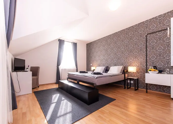 Stribrna Lhota 3*