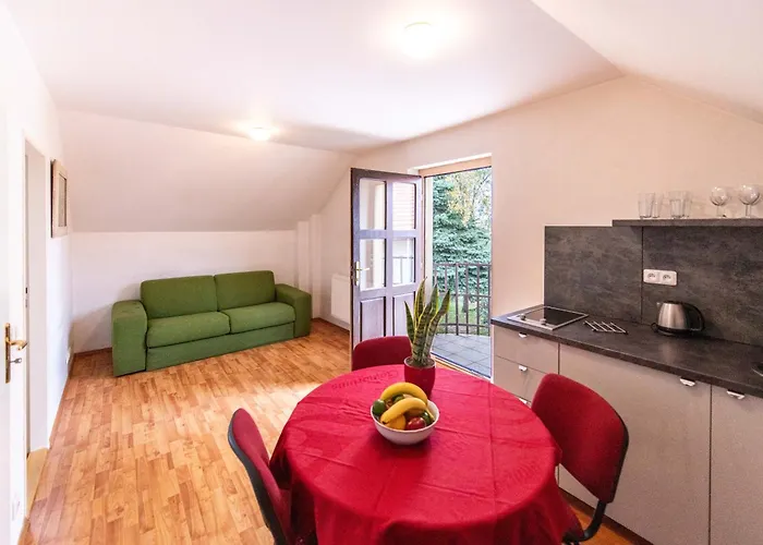 Stribrna Lhota 3* Mníšek pod Brdy